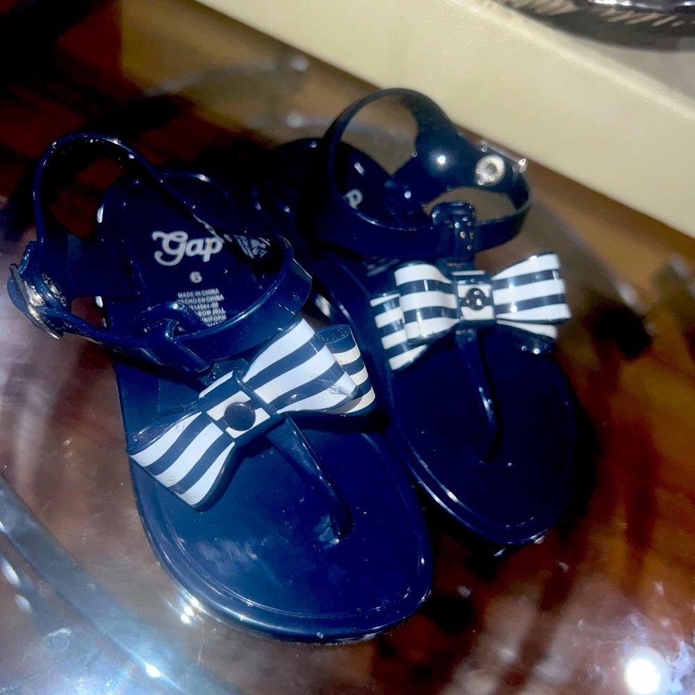 Gap sandals size 6